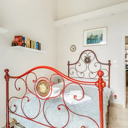 דירה Bright With Private Garden And Balcony *