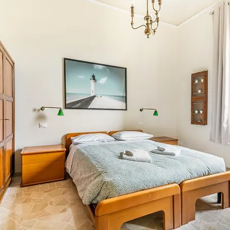 Bright With Private Garden And Balcony פירנצה