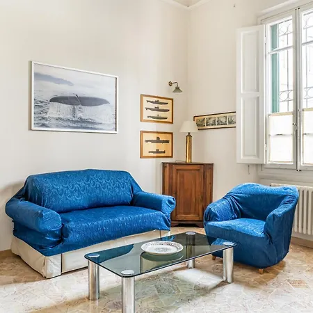 דירה Bright With Private Garden And Balcony