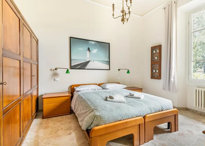 Guesthost - Bright With Private Garden And Balcony Firenze